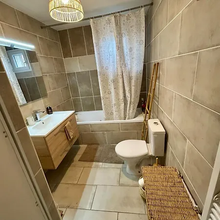 Centre , Type 3 , Parking , Proche Gare Apartment *